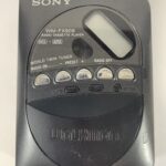 ソニー製カセットウォークマン『WM-FX909』の本体