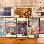 スーパーファミコンソフトが棚に整然と並ぶ中古ゲーム市場の売場風景。複数ジャンルのタイトルが確認でき、市場全体の流通量や構成を視覚的に示している。